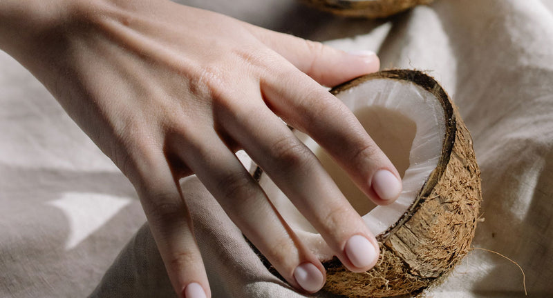 Huile de coco pour le visage : pourquoi s'en méfier ?