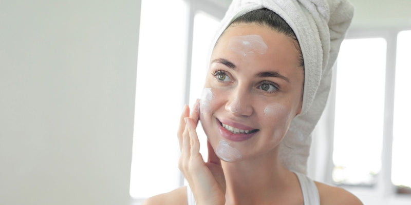 Masque ou crème de nuit : quel est le meilleur soin pour ma peau ?