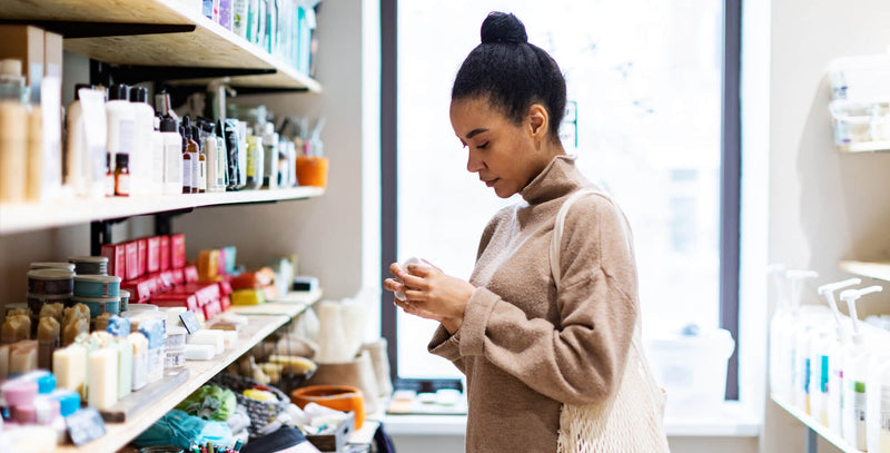 Comment éviter les microplastiques dans les cosmétiques ?