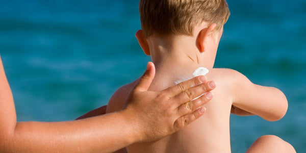 Image Protection solaire enfant : comment choisir la meilleure pour toute la famille ?